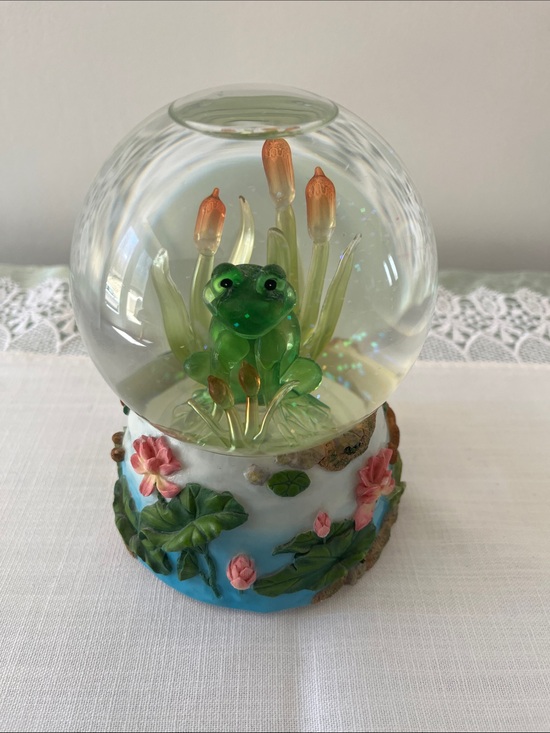 Other - Vintage "My Beautiful Garden" Musical Snow Globe - Crystal Frog in Bulrushes